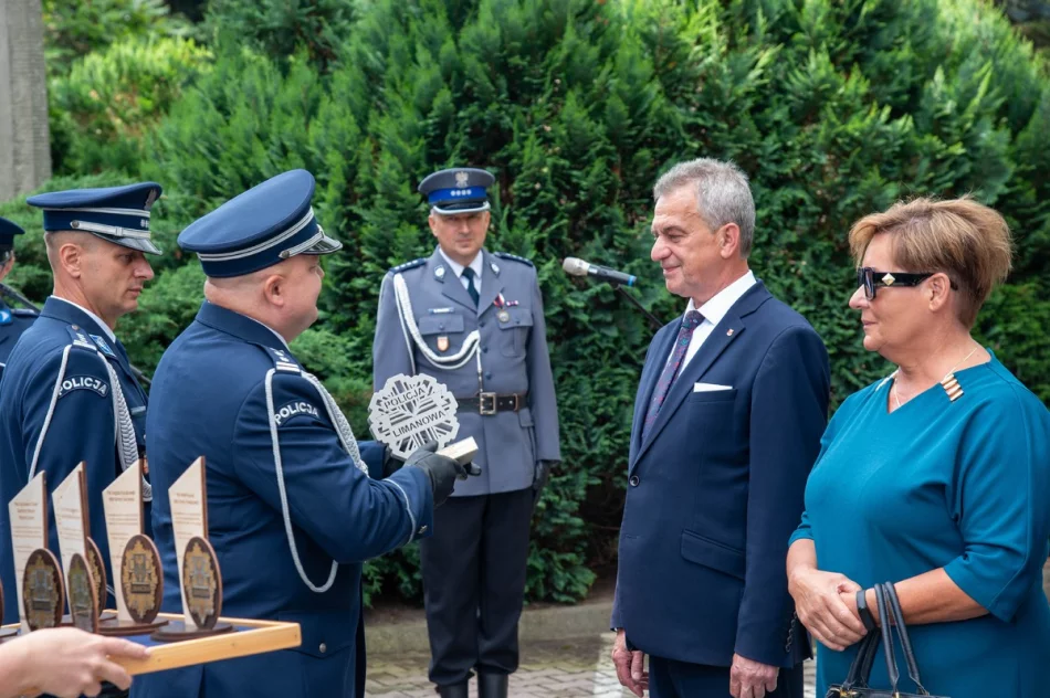 Policjanci obchodzili swoje święto - 50 funkcjonariuszy z awansem (ZDJĘCIA) - zdjęcie 14