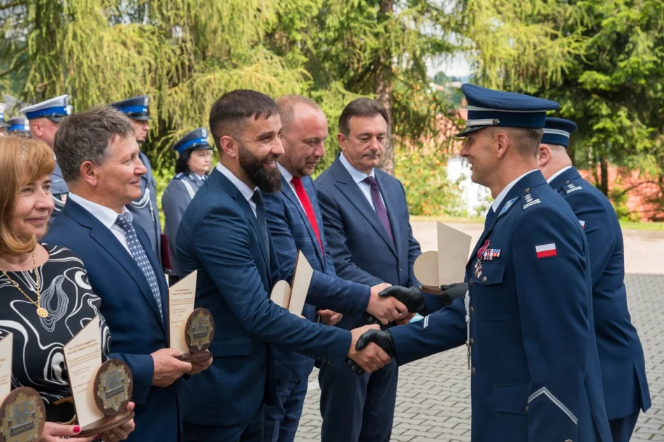 Policjanci obchodzili swoje święto - 50 funkcjonariuszy z awansem (ZDJĘCIA) - zdjęcie 15