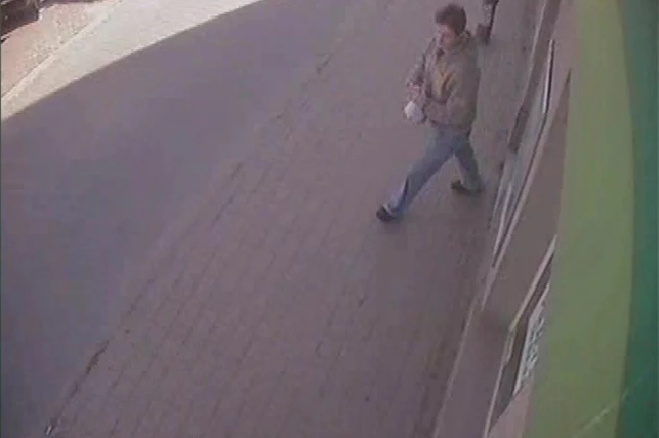 Zdjęcia z napadu na bank - zdjęcie 3