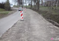 Zniszczona nowa podbudowa - zdjęcie główne