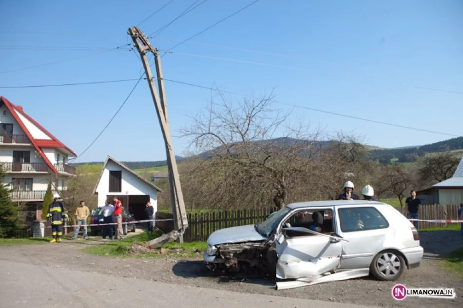 Samochód złamał słup - zdjęcie 2