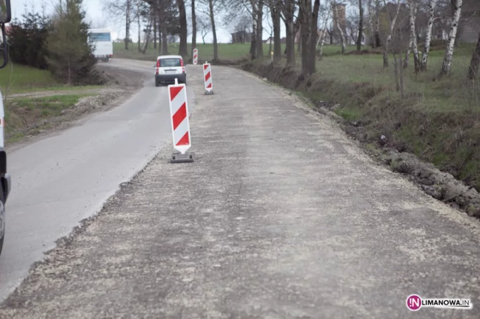 Kierowcy niszczą nową podbudowę - zdjęcie 2
