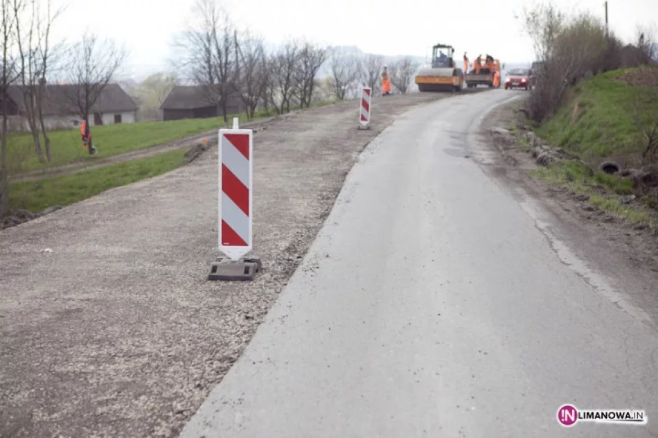 Kierowcy niszczą nową podbudowę - zdjęcie 3