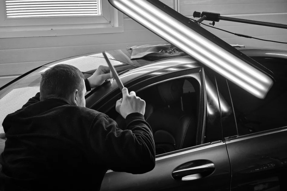 ArtCar - naprawy wgnieceń bez lakierowania / gradobicie / grad - Technik PDR - zdjęcie 4