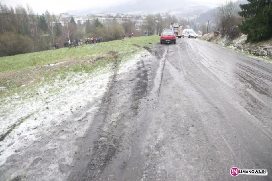 Bus dachował ze skarpy - zdjęcie 3