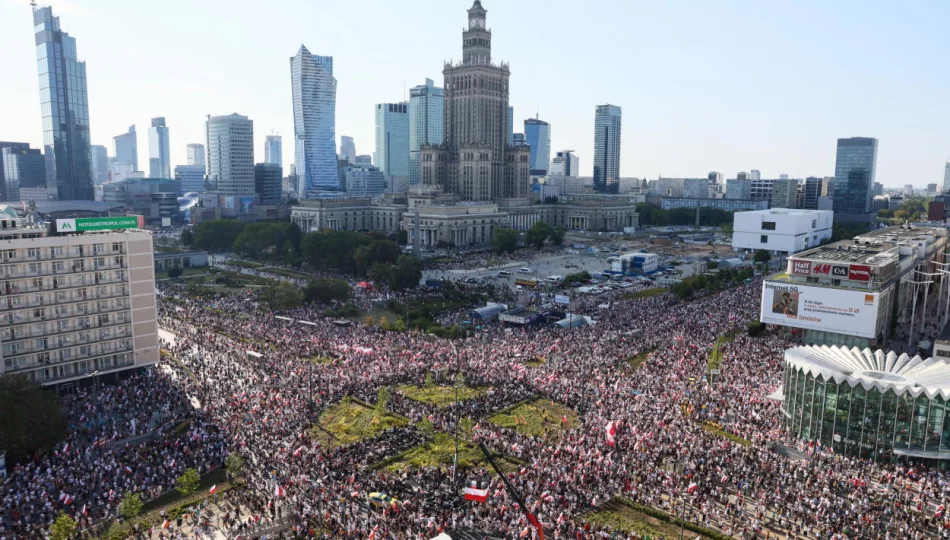 Stolica oddała hołd powstańcom warszawskim w godzinę "W" - zdjęcie 1
