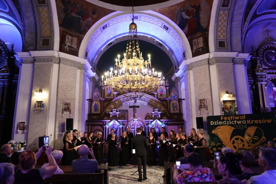 Limanowski chór wystąpił na Festiwalu Dziedzictwa Kresów (ZDJĘCIA, WIDEO) - zdjęcie 11