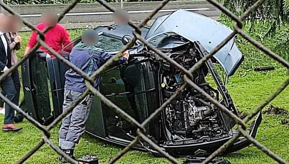 Samochód wypadł z drogi - zdjęcie 1