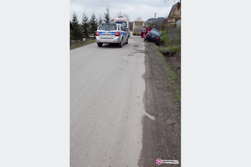 Bus wjechał w zaparkowany samochód - zdjęcie 3