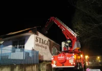 Wiatr zerwał dach, IMiGW wydało ostrzeżenie - zdjęcie główne