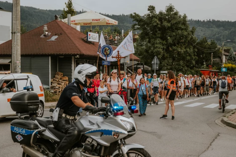 Wierni z Mszany Dolnej w drodze na Jasną Górę (ZDJĘCIA) - zdjęcie 5
