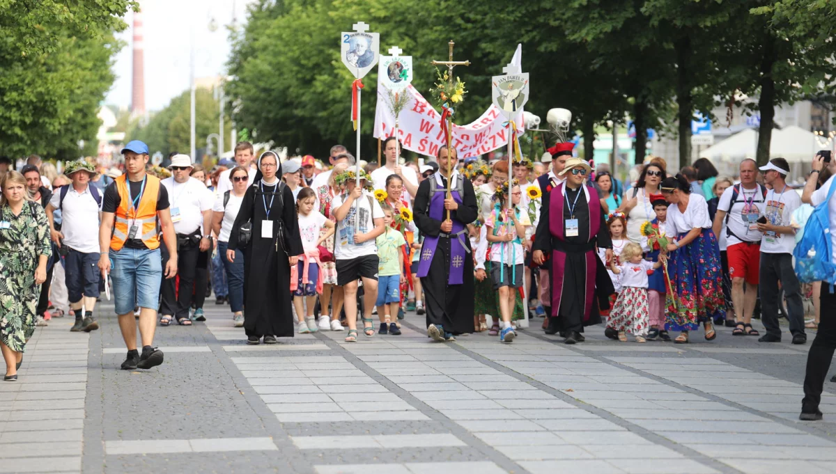 Z Wawelu wyruszyła 44. Piesza Pielgrzymka Krakowska na Jasną Górę