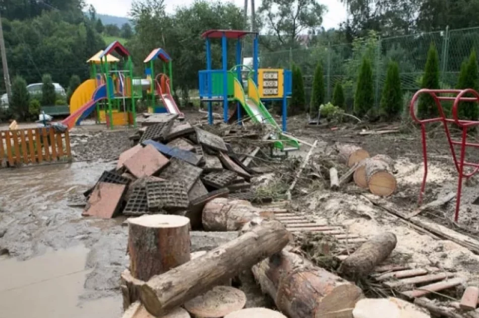 Taka była siła żywiołu sprzed 10 lat - rocznica powodzi (ZDJĘCIA, WIDEO) - zdjęcie 2