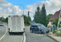 Kolizja na DK 28: VW uderzył w bariery - zdjęcie główne