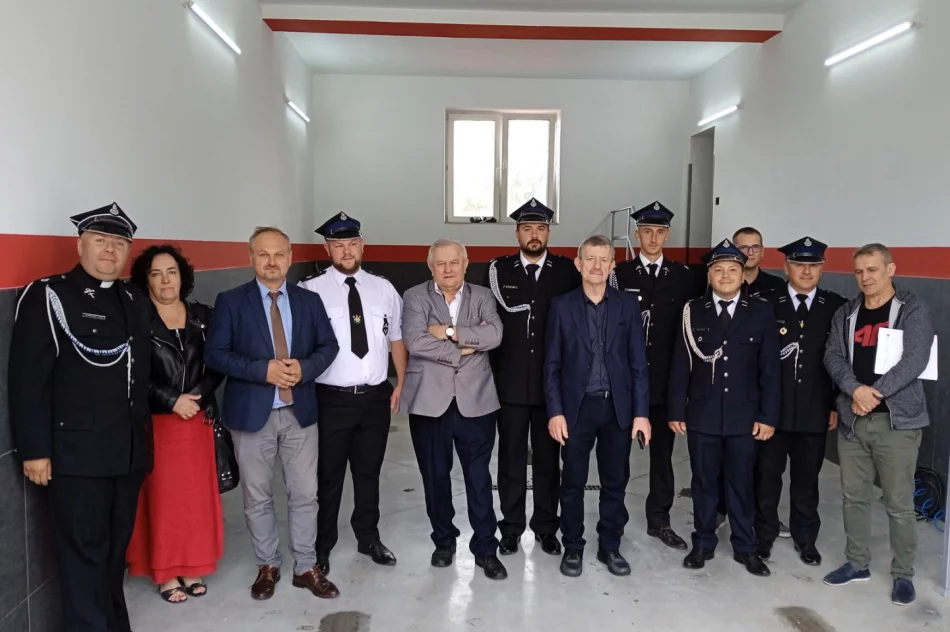 Odbiór garażu dla samochodu strażackiego przez OSP Rupniów - zdjęcie 5
