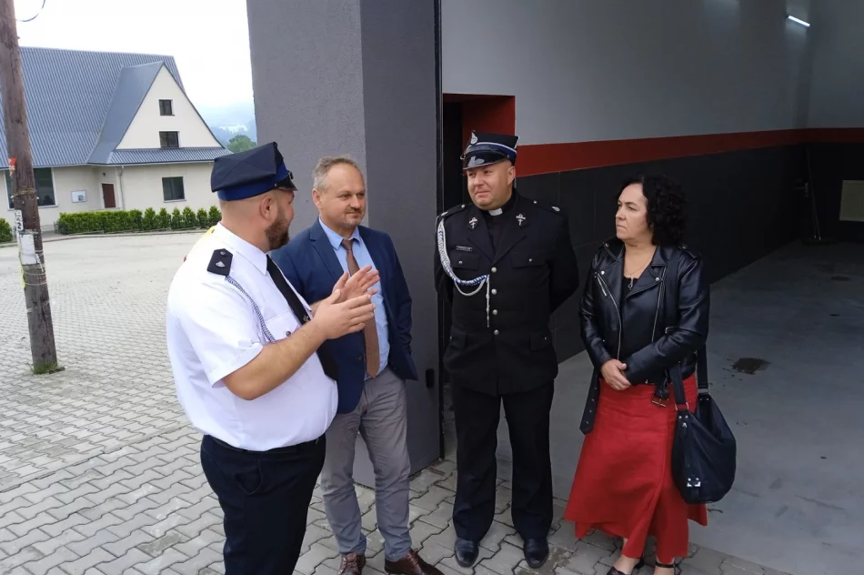 Odbiór garażu dla samochodu strażackiego przez OSP Rupniów - zdjęcie 10