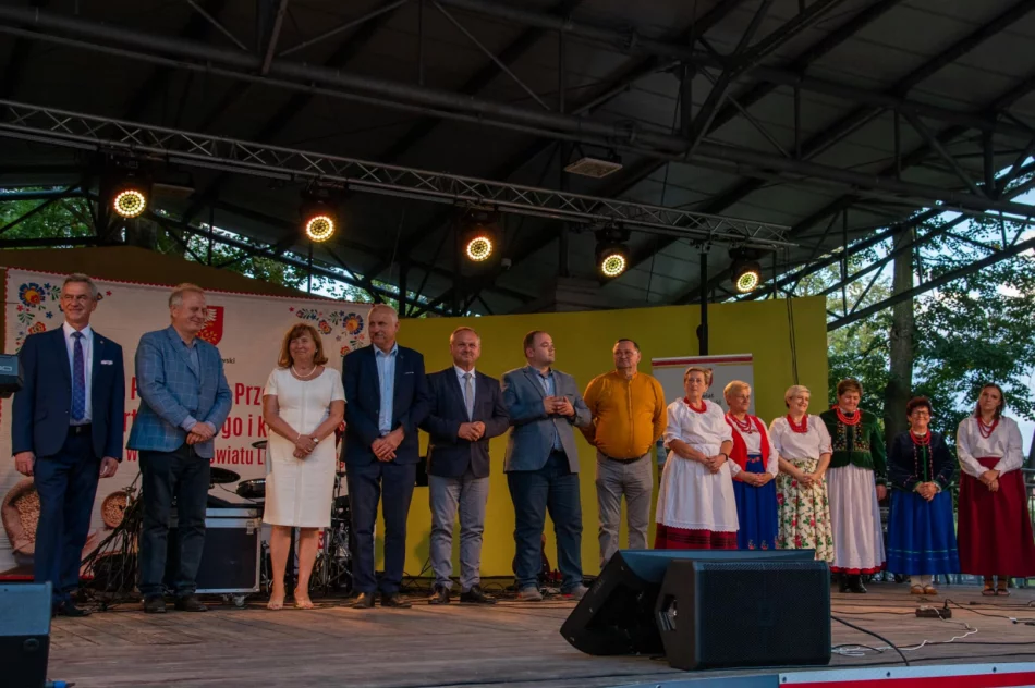 W Parku Miejskim odbył się Powiatowy Przegląd KGW - zdjęcie 3