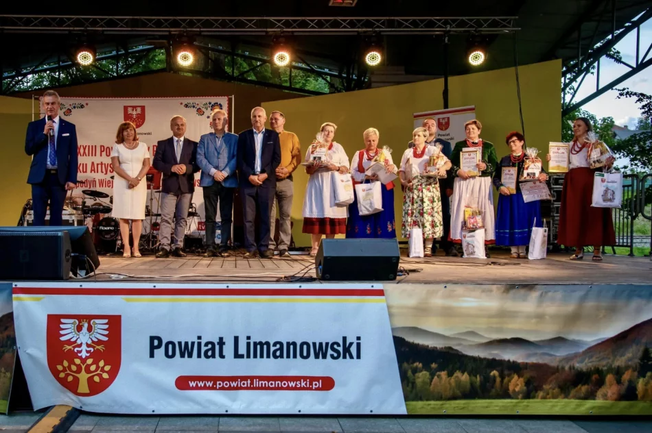 W Parku Miejskim odbył się Powiatowy Przegląd KGW - zdjęcie 4