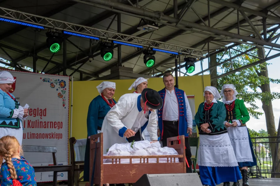 W Parku Miejskim odbył się Powiatowy Przegląd KGW - zdjęcie 16