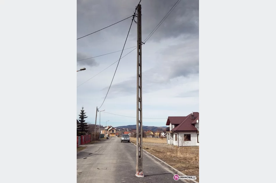 Słup w ulicy - zdjęcie 2