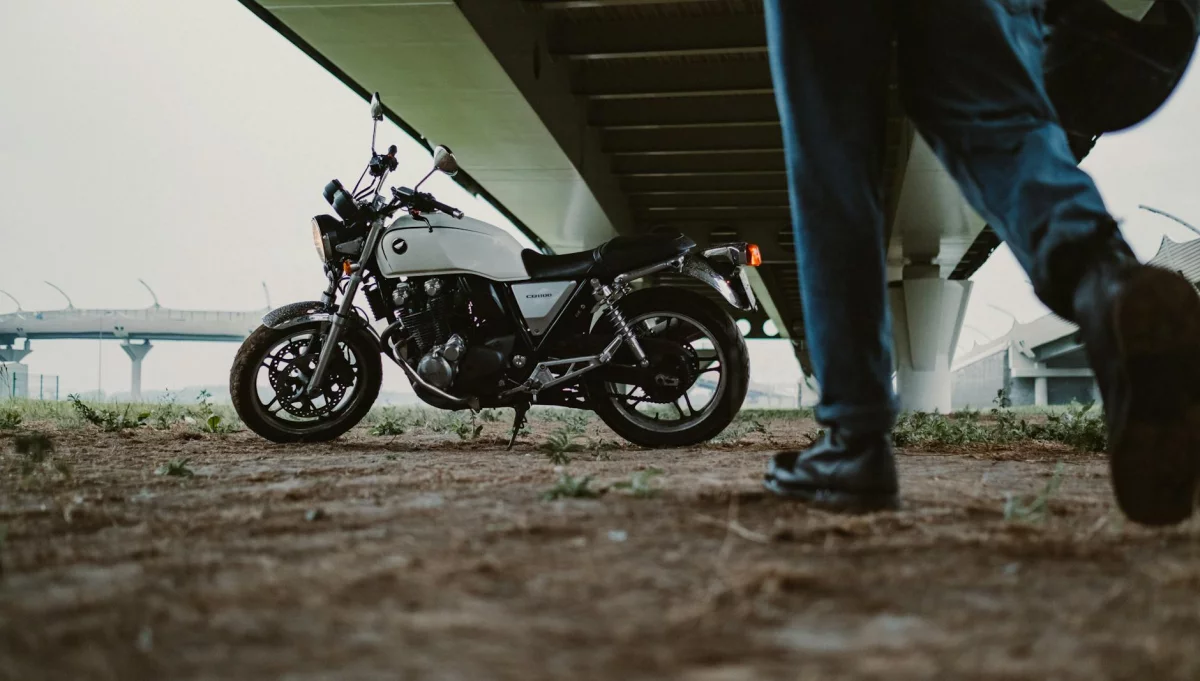 Jeansy motocyklowe – idealne spodnie do jazdy na motocyklu
