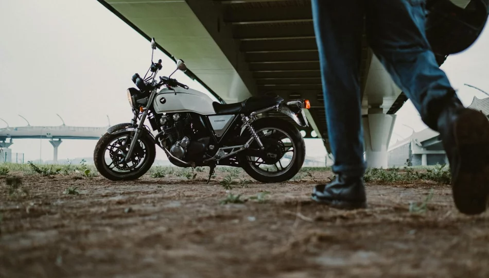 Jeansy motocyklowe – idealne spodnie do jazdy na motocyklu - zdjęcie 1