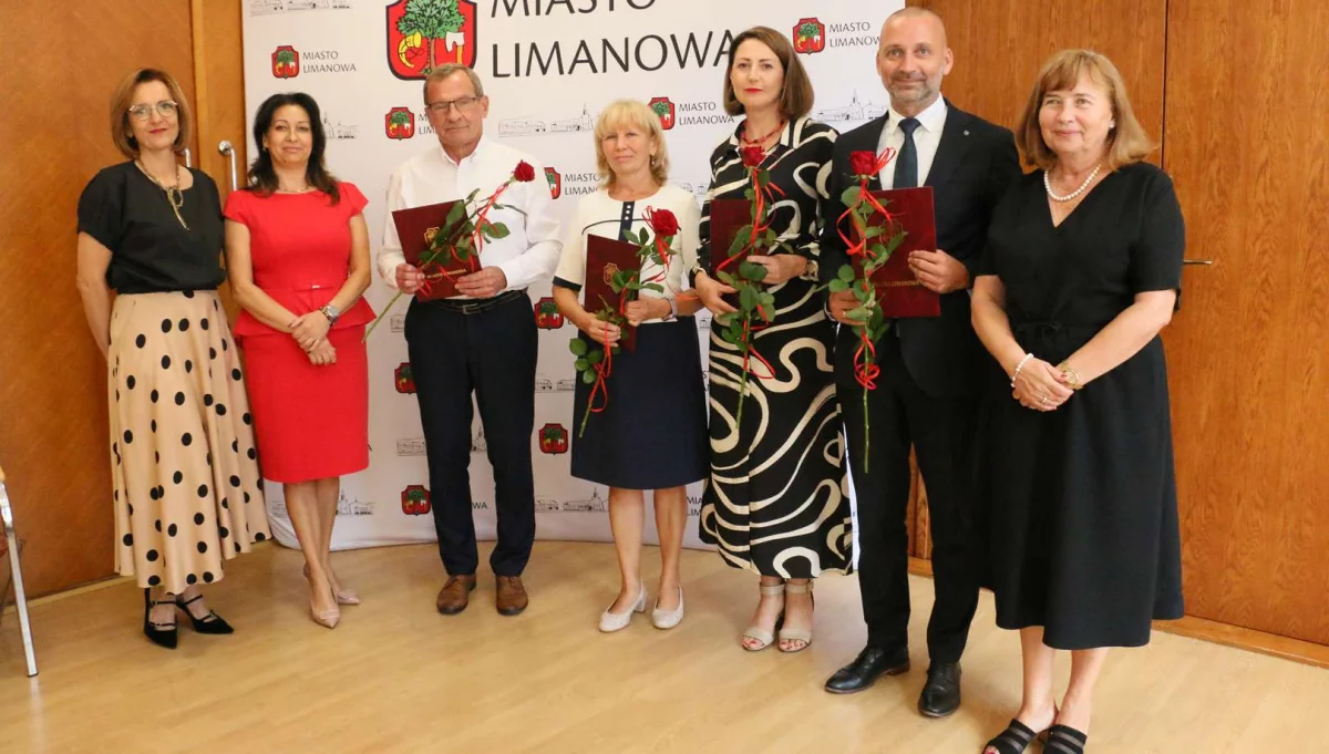 Powierzenia na stanowisko wręczono dyrektorom czterech miejskich placówek oświatowych