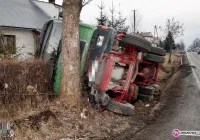 Ciężarówka w rowie - zdjęcie główne