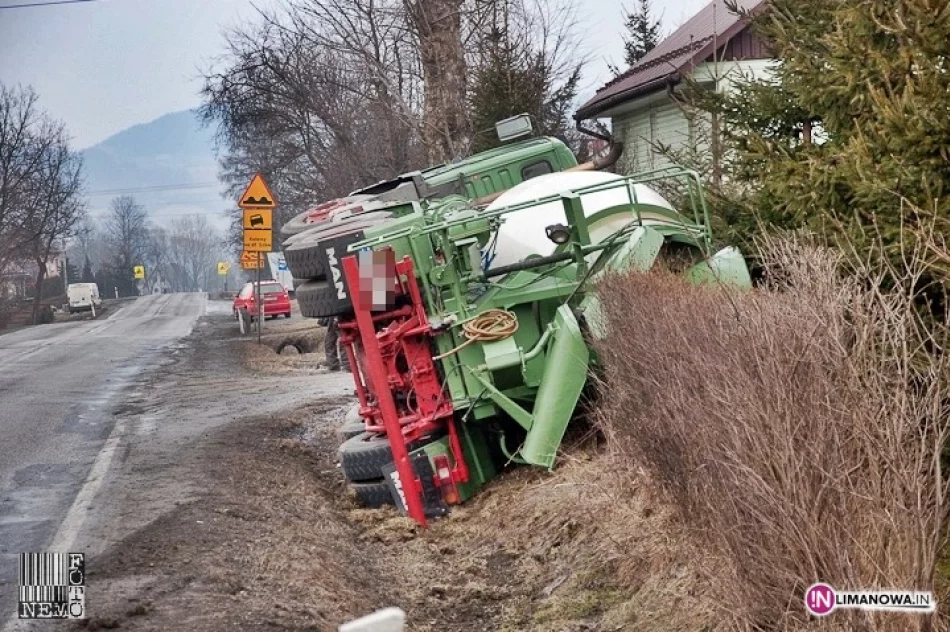Ciężarówka w rowie - zdjęcie 2