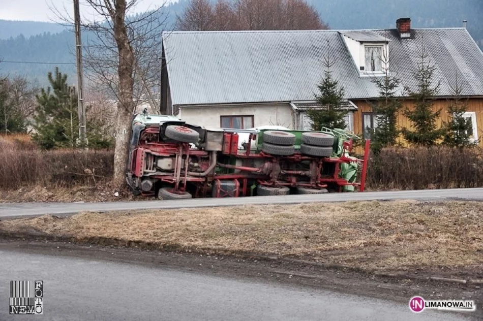 Ciężarówka w rowie - zdjęcie 3