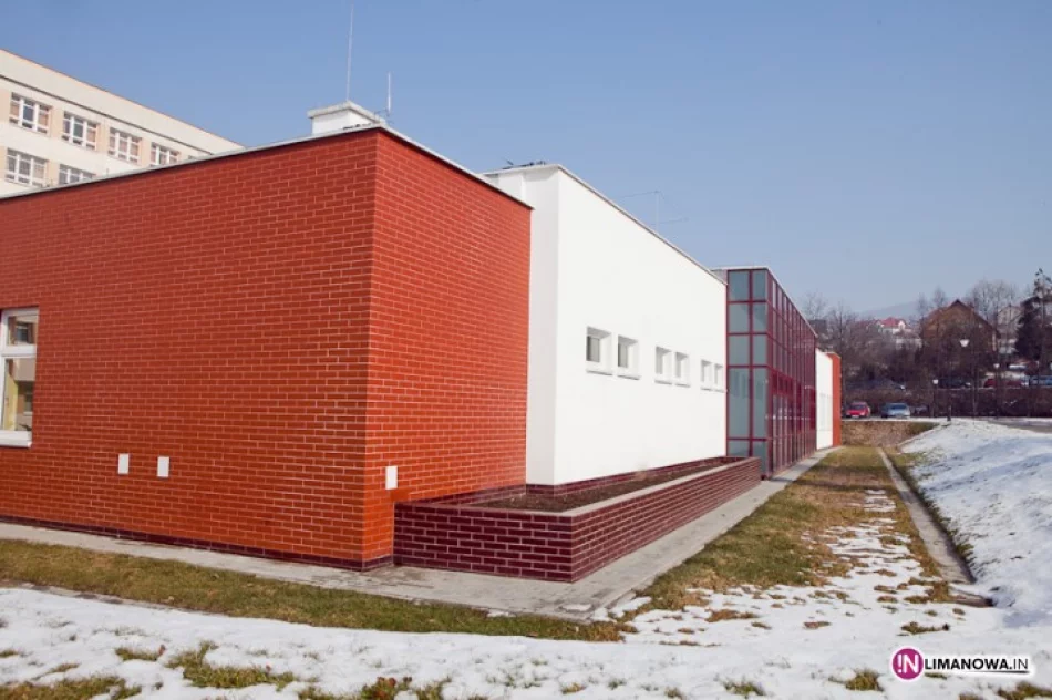 Blok i sień wciąż zamknięte - zdjęcie 2