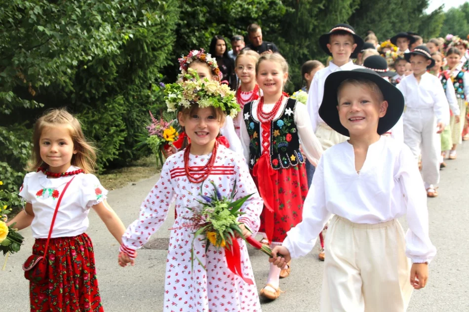 Dziękowali za plony i świetnie się bawili (ZDJĘCIA) - zdjęcie 12