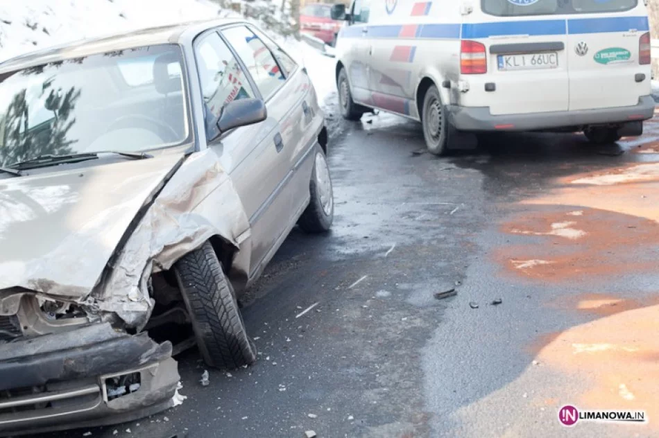 4 osoby poszkodowane w wypadku - zdjęcie 2