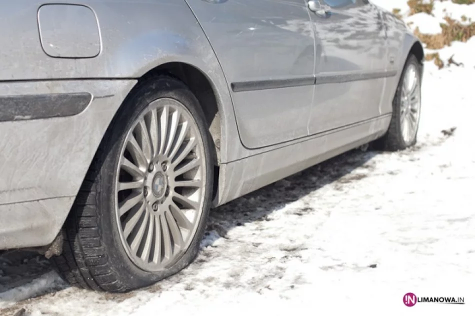 Pocięte opony w samochodach - zdjęcie 2