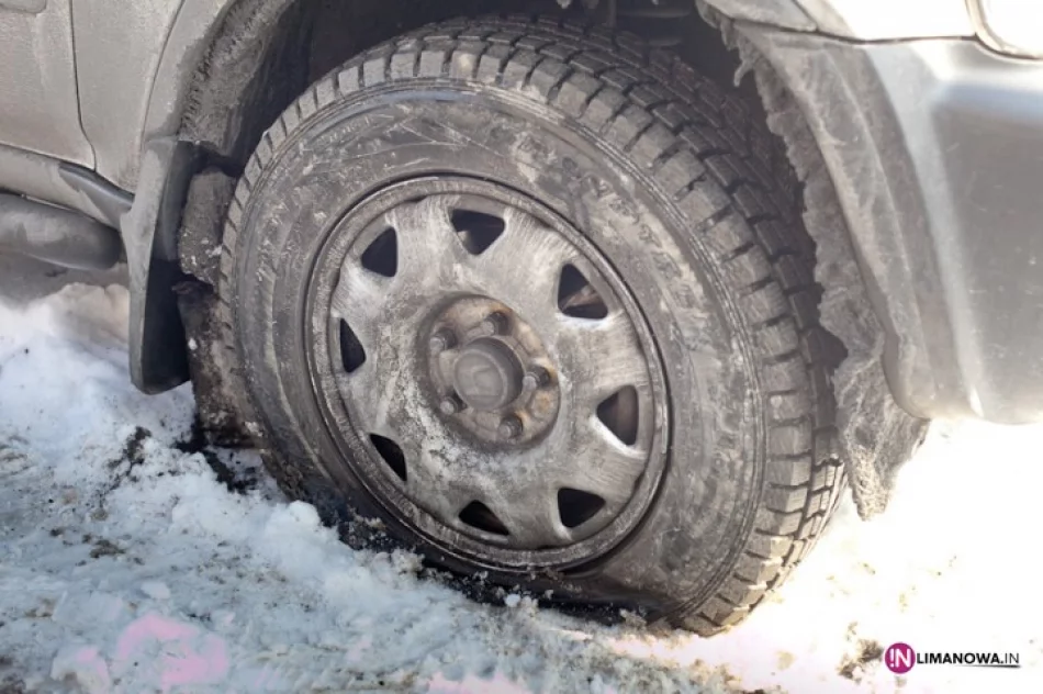 Pocięte opony w samochodach - zdjęcie 4