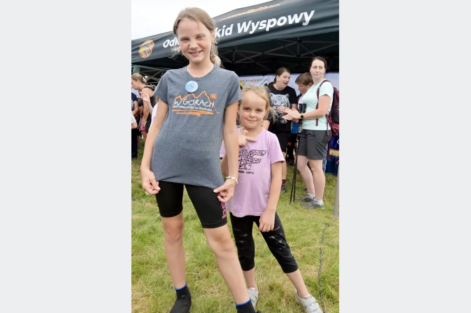 Rekordowe spotkanie turystów na Łopieniu  - zdjęcie 13