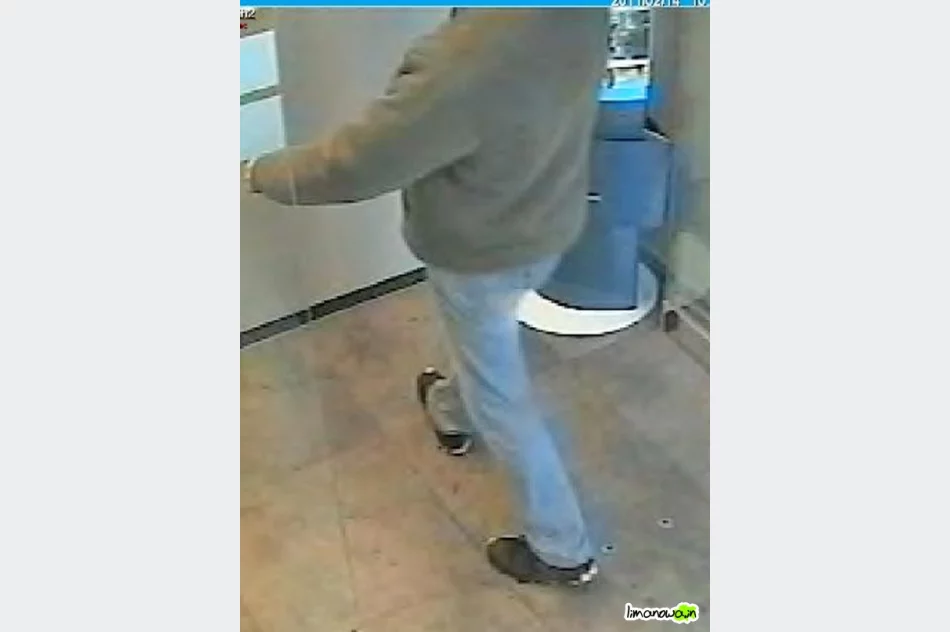 Policja szuka mężczyzny, który napadł na bank - zdjęcie 3