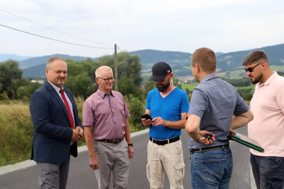 Zakończono modernizacje dróg w Młynnem, Makowicy i Wysokiem - zdjęcie 7