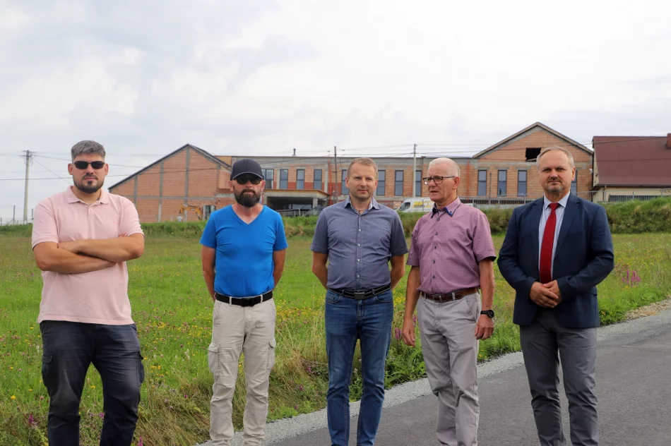 Zakończono modernizacje dróg w Młynnem, Makowicy i Wysokiem - zdjęcie 8