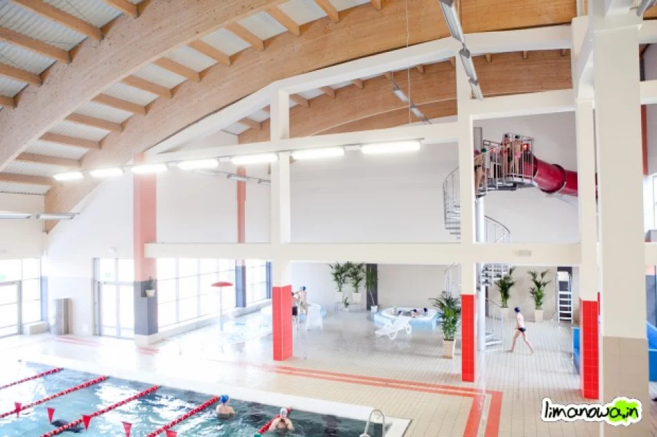 1200 osób odwiedziło basen w piątek - zdjęcie 3