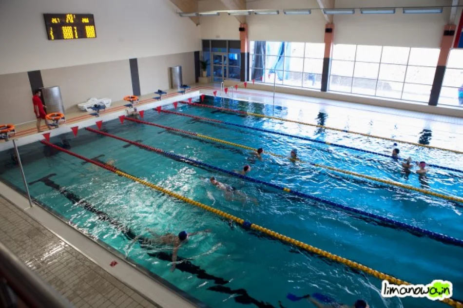 Do godz. 14 basen odwiedziło ponad 200 osób - zdjęcie 4