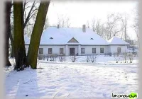 Dwór z „Piwnicą pod Baranami” - zdjęcie główne