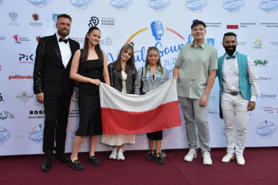 Nikola Papież na II miejscu w Międzynarodowym Festiwalu i Konkursie Wokalnym – Vistula Sounds - zdjęcie 13