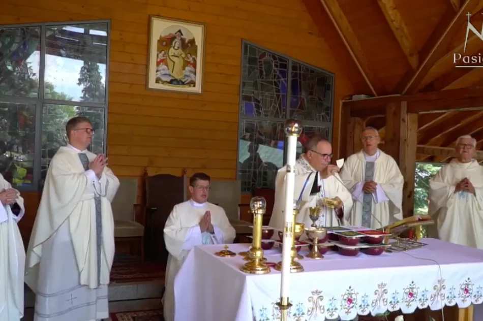 Nuncjusz Apostolski w Polsce przewodniczył sumie odpustowej - zdjęcie 3