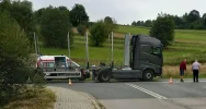 Dwie osoby ranne, DK 28 zablokowana - zdjęcie 3
