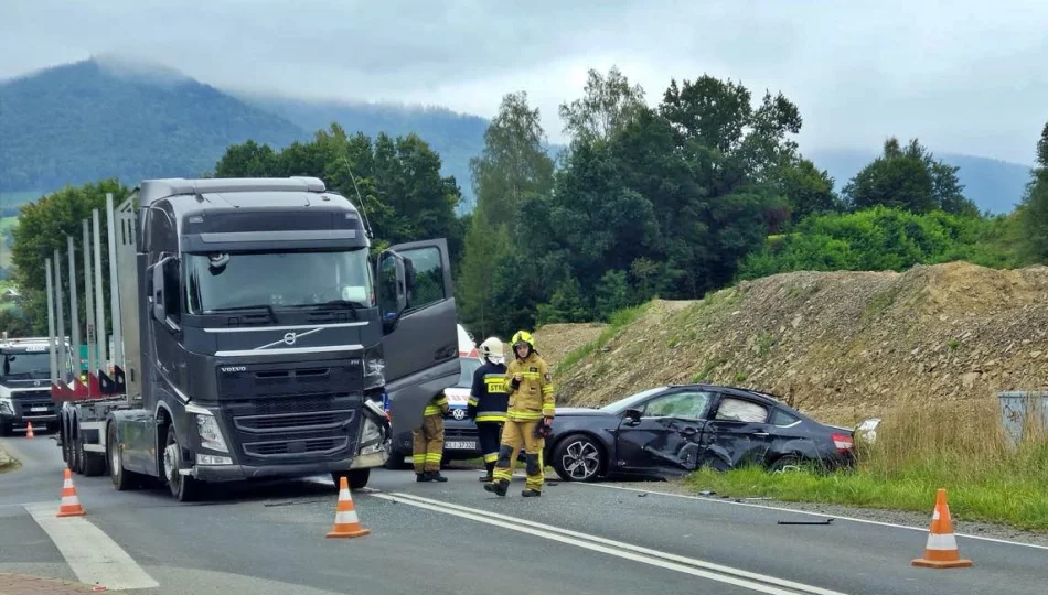 Dwie osoby trafiły do szpitala, droga już przejezdna - zdjęcie 1