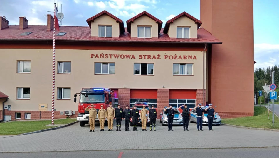 Mundurowi oddali hołd tragicznie zmarłym strażakom - zdjęcie 1