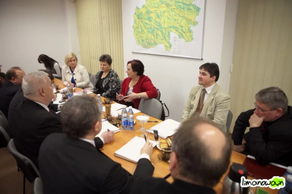 Pacjenci wciąż bez opieki - posłowie proszeni o interwencję - zdjęcie 2