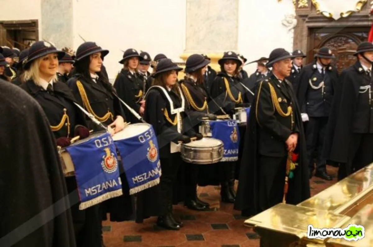 Siedem autokarów, około 350 pielgrzymów