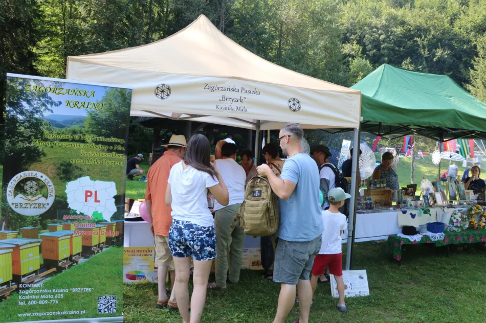 Piknik w parku narodowym przyciągnął tłumy - zdjęcie 2